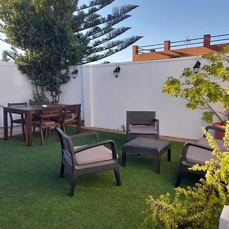 Con Barbacoa Y Porche Apartment *